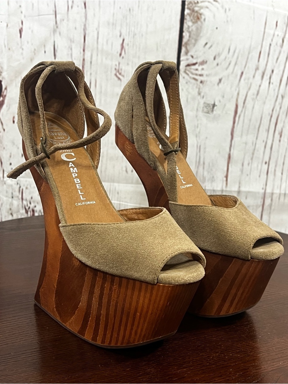 JEFFREY CAMPBELL HAVANA STR8TUP Taupe Suede Heelless Platform Wedge Sandals 6.5 - Picture 1 of 13